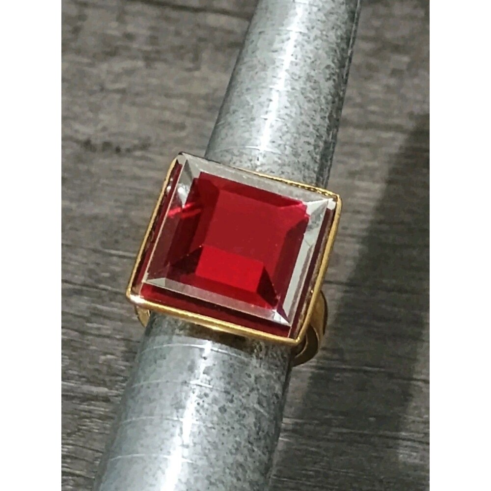 Guess Red Clear Glass Pyramid Doublet Ring Gold Tone Statement Sz 7.75